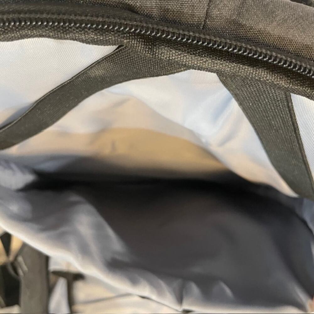 Mark Ryden 5815B Water Resistant Laptop Tech Backpack. - Picture 12 of 15